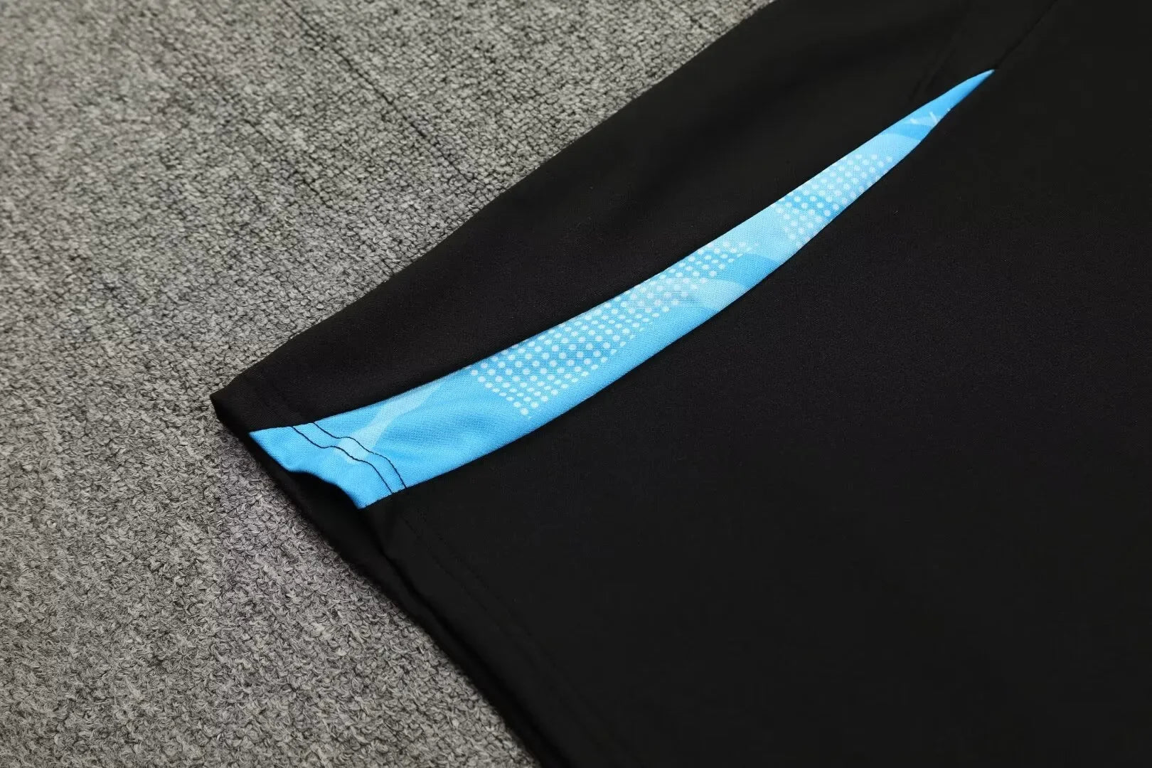 Adult Football Match Training Uniform Set Half Zip Long Sleeve L-4XL Sizes Argentina Style Sportswear Team Kit Customizable