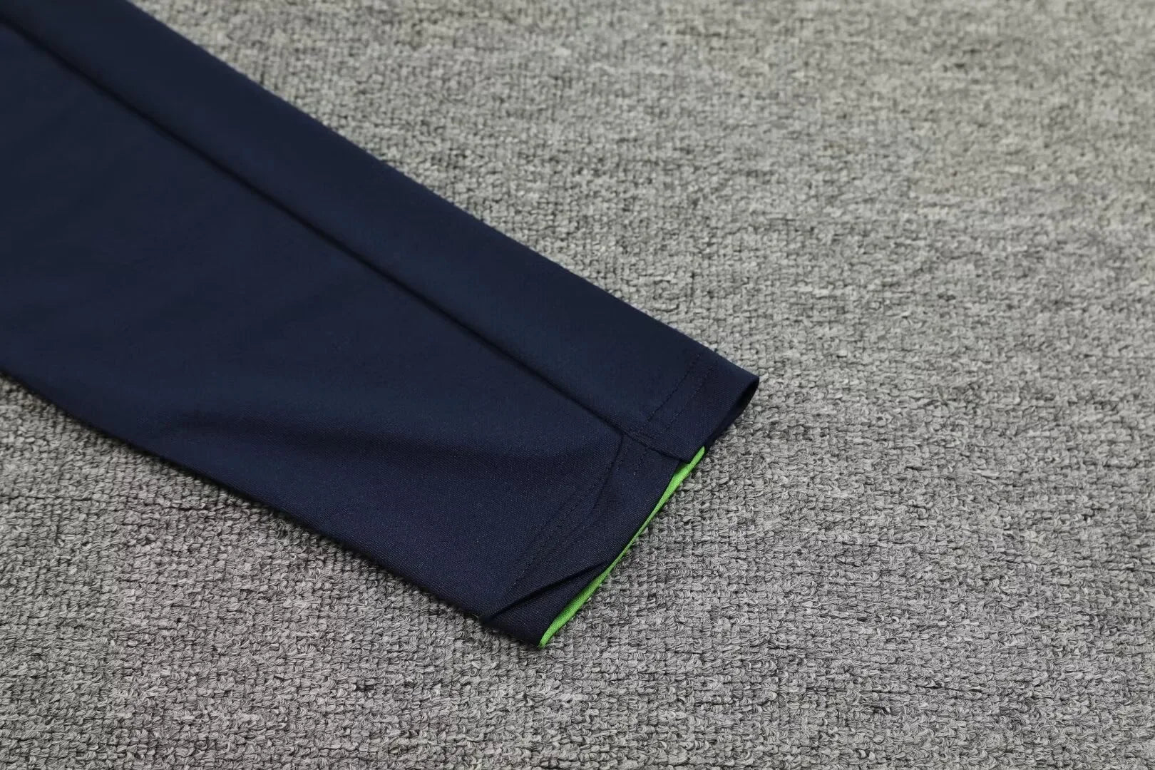 Adult Football Competition Training Uniform Set Half Zip Long Sleeve L-4XL Size Sports Wear Team Customization Kit