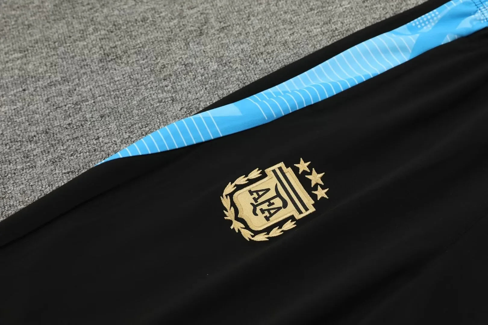 Adult Football Match Training Uniform Set Half Zip Long Sleeve L-4XL Sizes Argentina Style Sportswear Team Kit Customizable