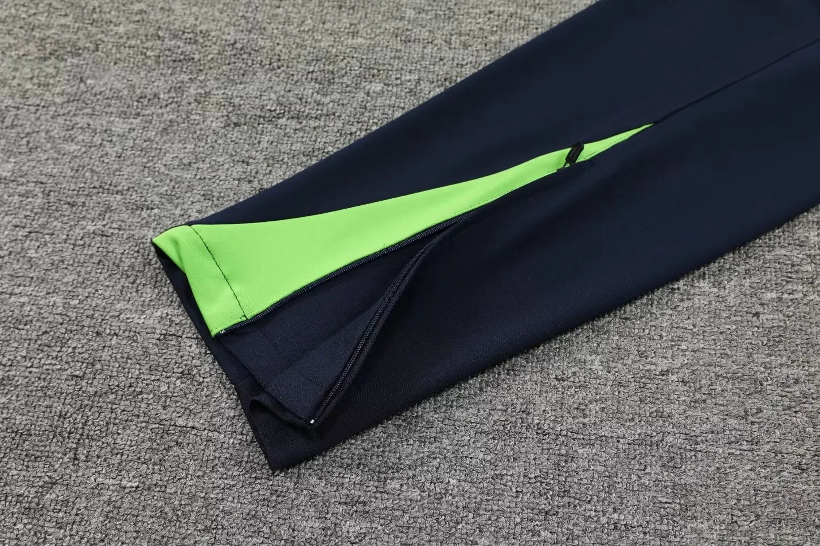 Adult Football Competition Training Uniform Set Half Zip Long Sleeve L-4XL Size Sports Wear Team Customization Kit